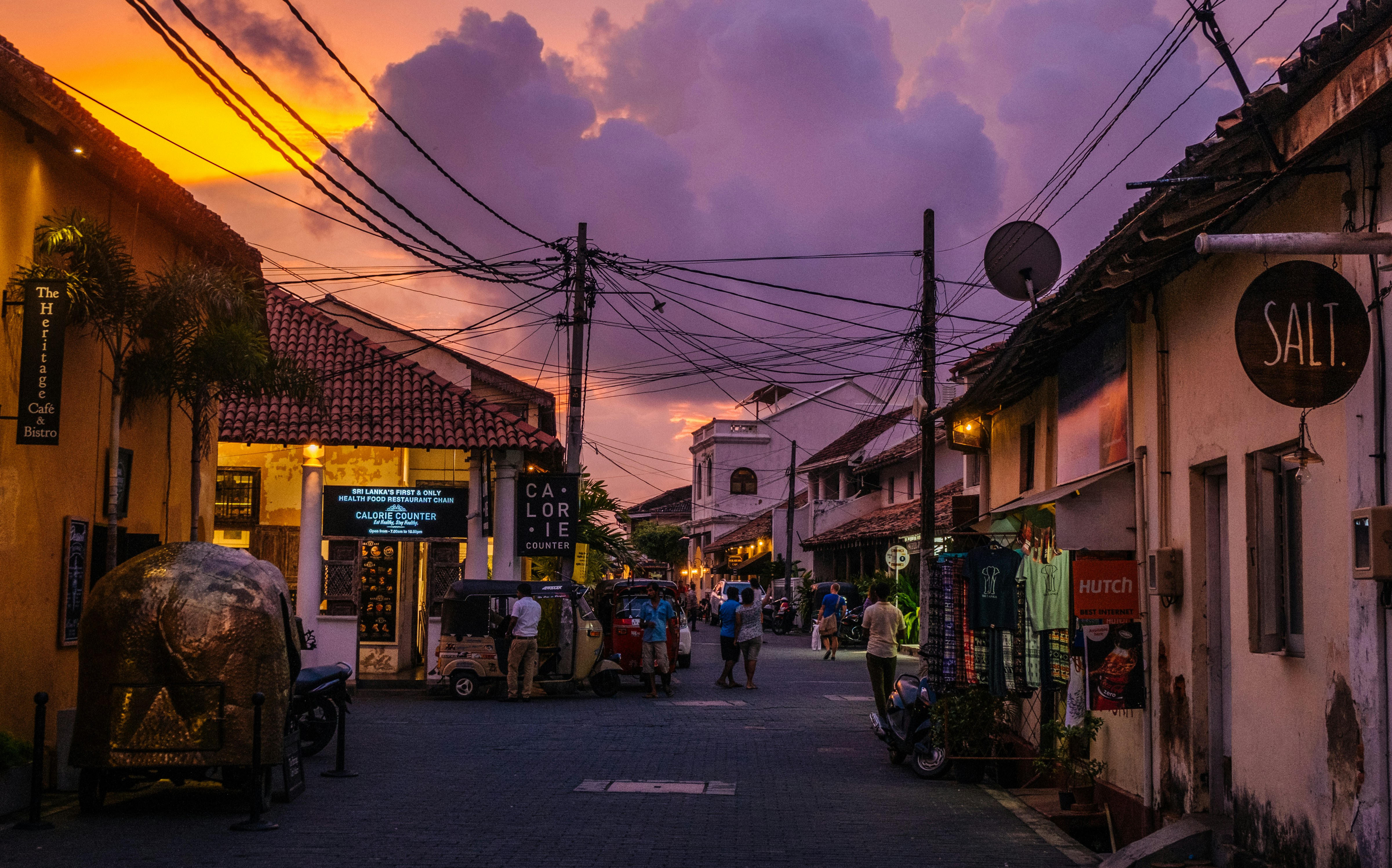 Boutique Shopping & Cafes